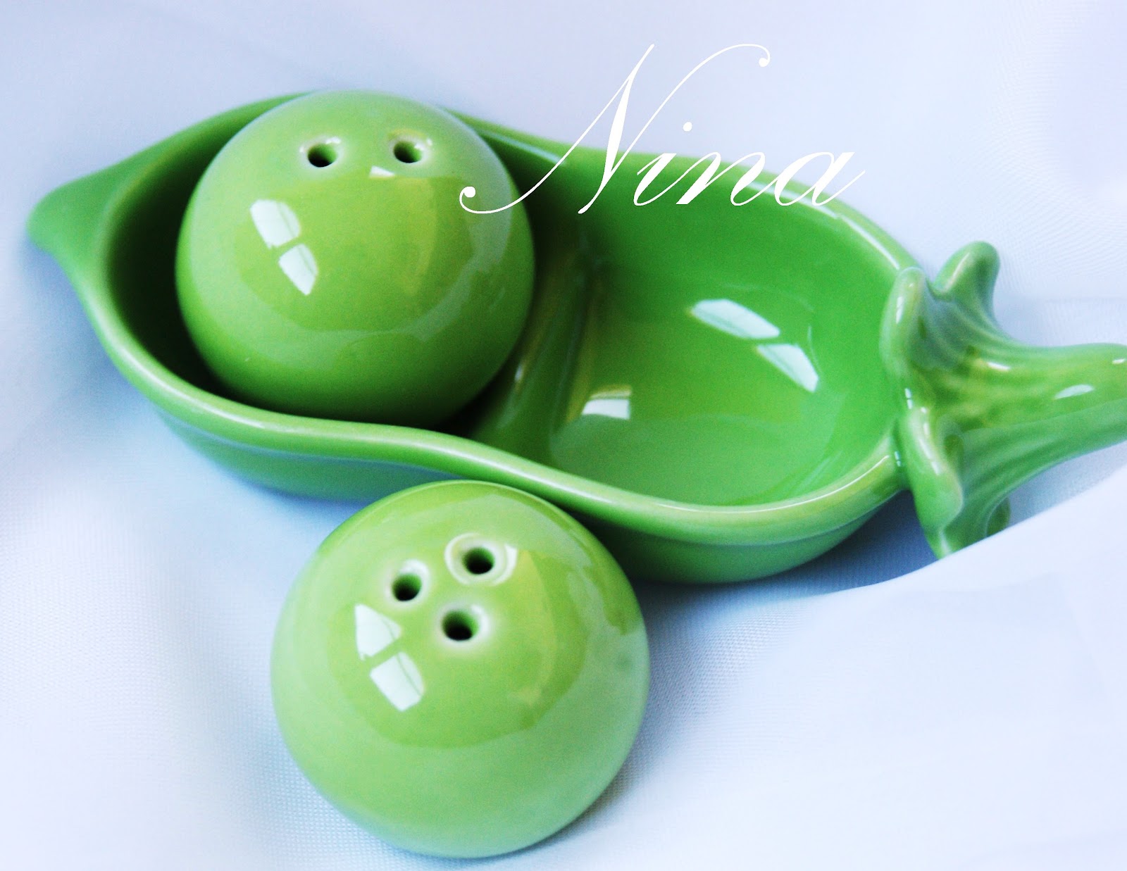 NINA'S RECIPES..... TWO PEAS IN A POD (salt and pepper shakers)
