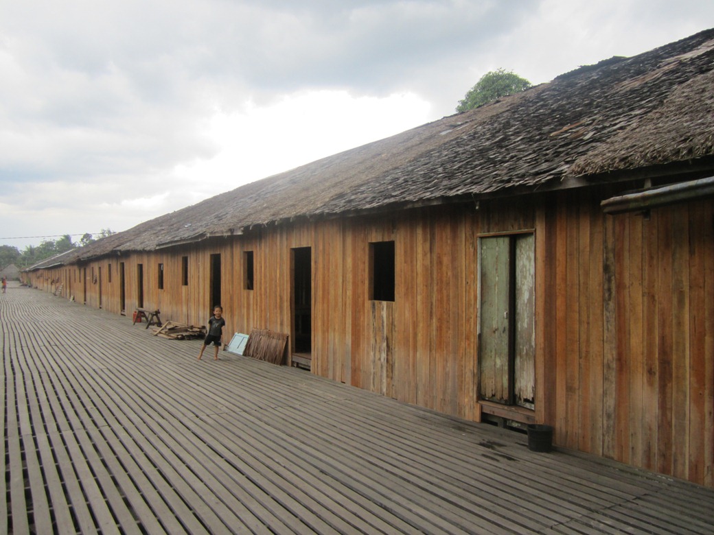 Download this Rumah Betang Bangunan Bersejarah Suku Dayak Yang Masih Bertahan picture