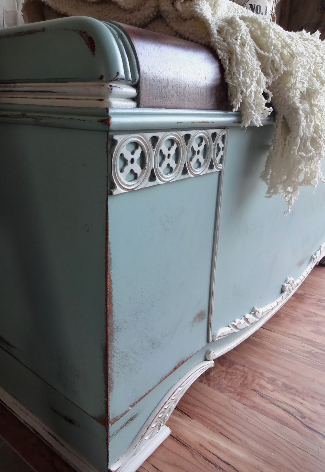 {createinspire} Vintage Cedar Chest