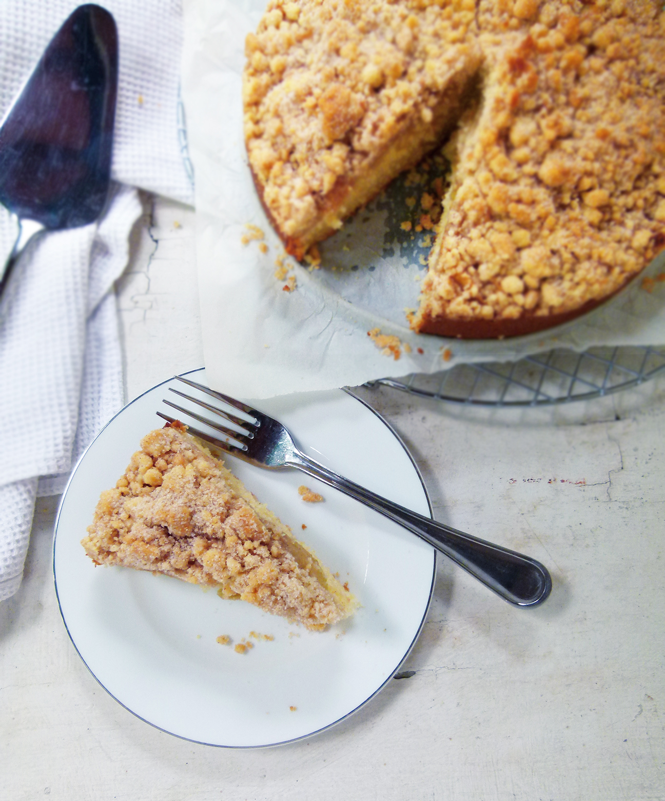 Ellebug Apple Crumble Cake