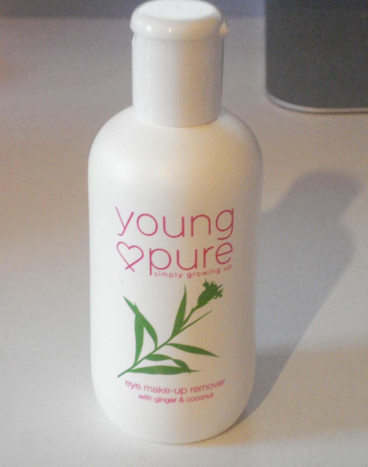 MakeUp Picnic Young & Pure Eye Makeup Remover Review