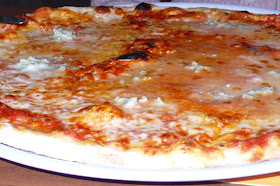 Quattro formaggi pizza (Monopoli, Budapest)