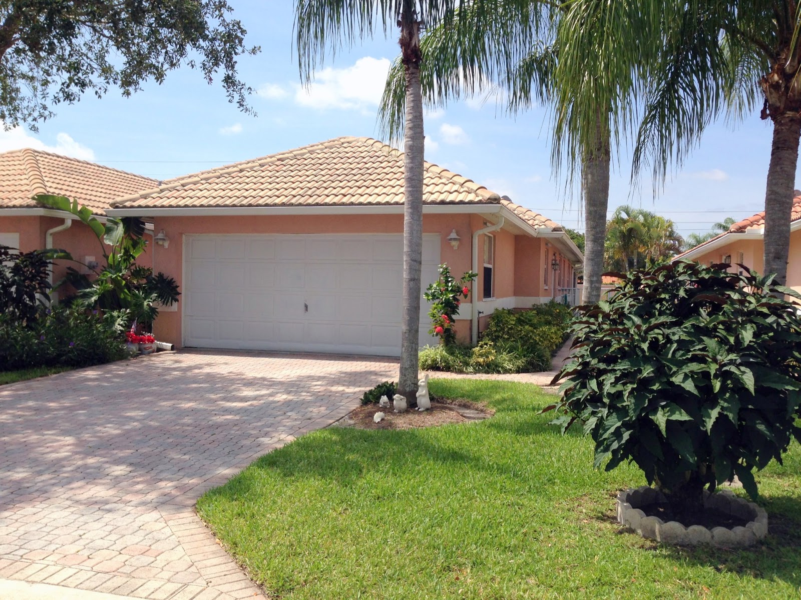 2/2 Villa with 2Car Garage For Sale in Delray Beach for 197,000