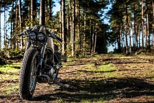 [Image: Quái+xế+độ+Yamaha+Virago+535+Bristol+Bulldog_3.jpg]