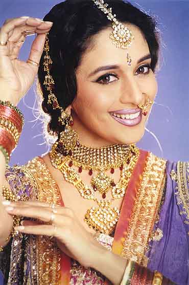 Entertainment World: Madhuri Dixit Old Wallpapers