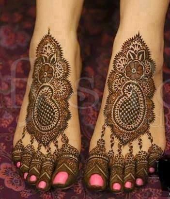 new mehndi designs for feet 2