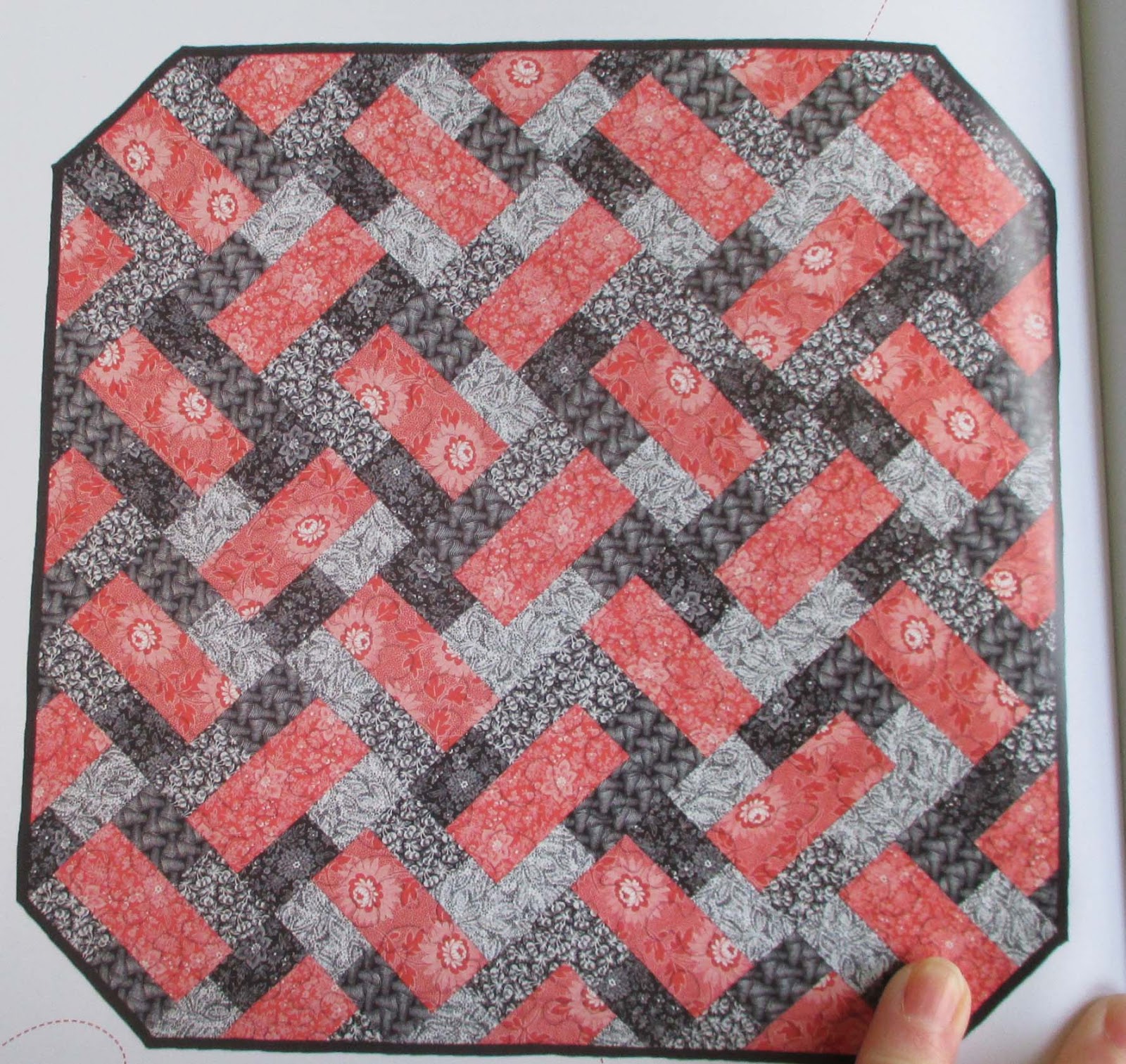 The Literate Quilter The Fiona Quilt Block by Carolyn Perry Goins