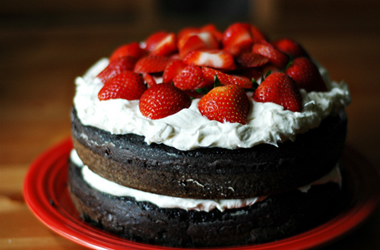 Cake Cokelat Strawberry