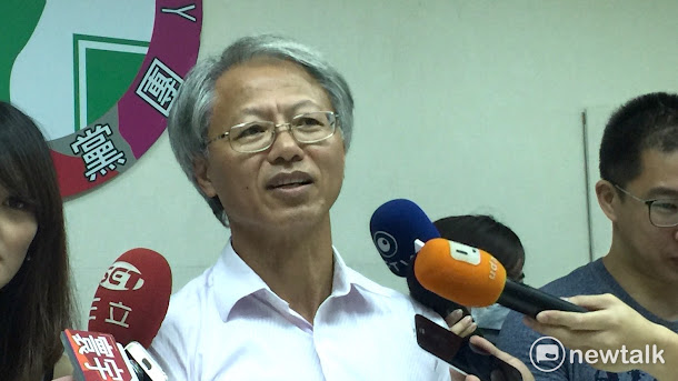 東億石礦頻頻牴觸採礦法規,礦務局卻知情不罰、且局長還提前閃辭。民進黨立委劉世芳 高志鵬 許傑智等人呼籲經濟部,必須將其退休資格駁回,並讓司法介入調查。 東億石礦頻頻牴觸採礦法規,礦務局卻知情不罰、且局長還提前閃辭。民進黨立委劉世芳 高志鵬 許傑智等人呼籲經濟部,必須將其退休資格駁回,並讓司法介入調查。