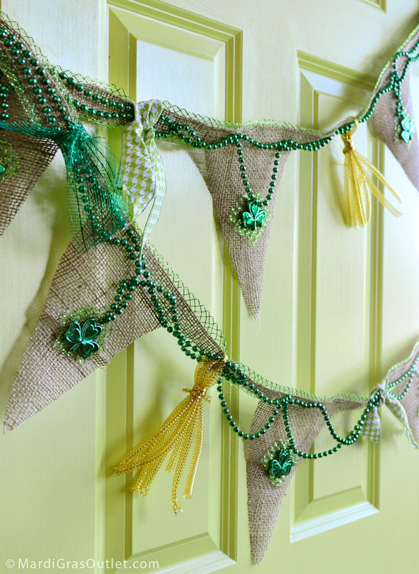 Burlap, St. Patrick's Day, Pennat Banner, No Sew, Poly Deco Mesh, Garland, Mardi Gras Beads, DIY,  Burlap Crafts