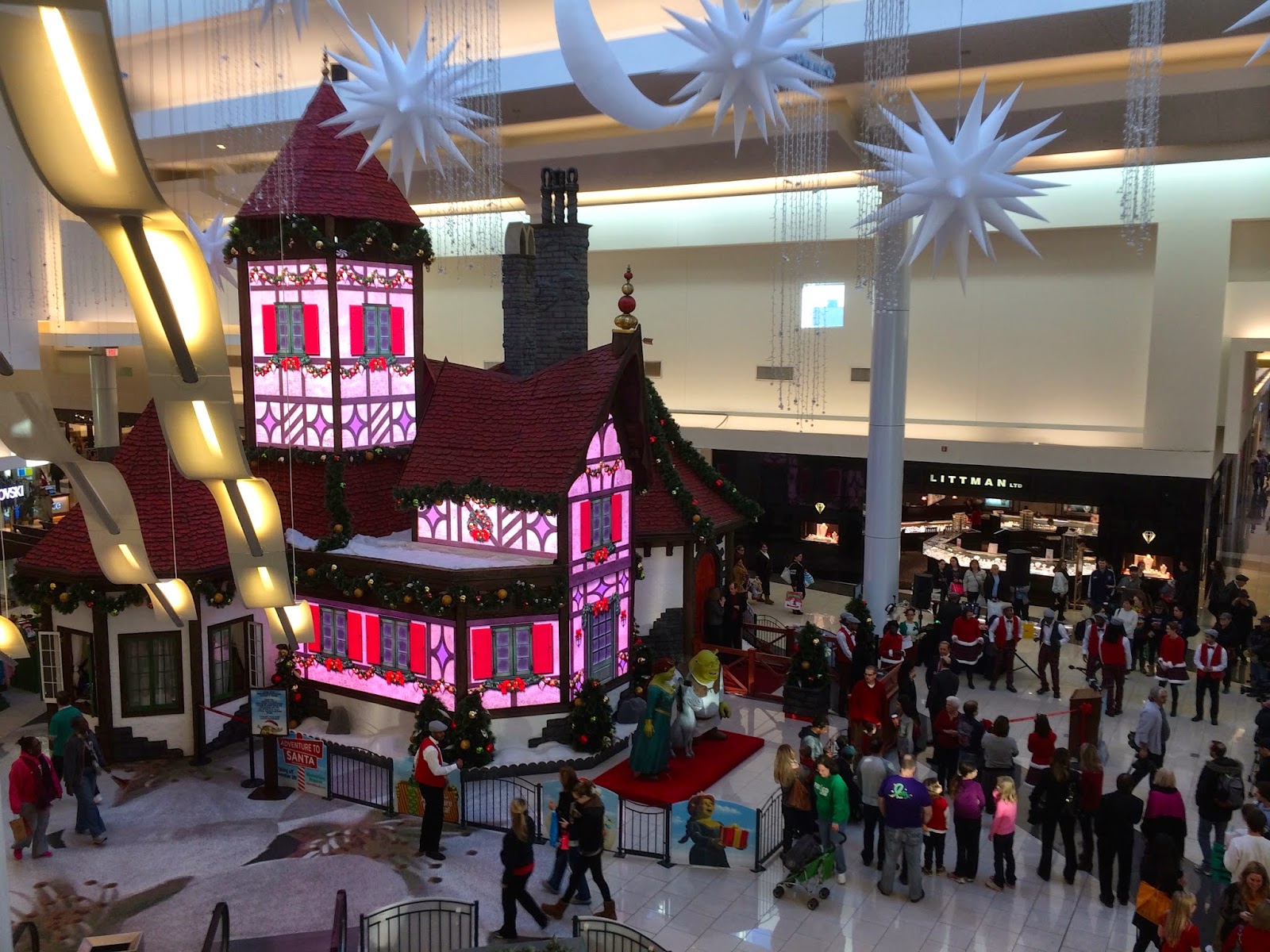 Dan Cirucci Cherry Hill Mall's New Santa Adventure Dazzles!
