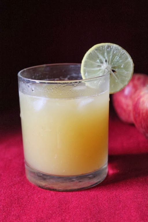 Homemade Apple Juice / Apple Juice / Fresh Apple Juice Recipe Yummy Tummy