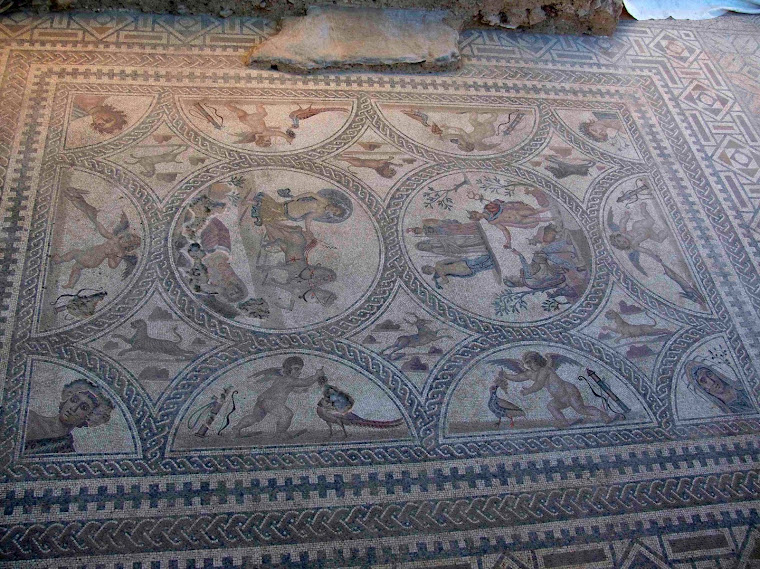 Mosaico en el Forum de Cástulo