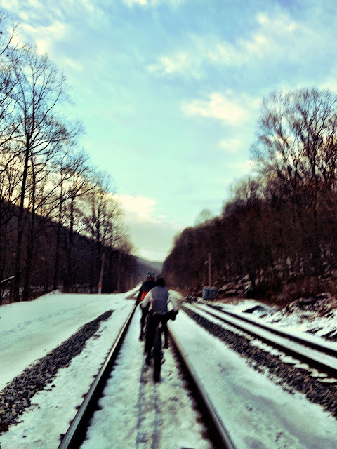 Riding tracks on fat bike