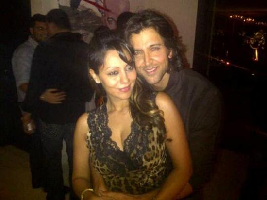 1 - Gauri Khan with Hrithik at Agneepath success bash