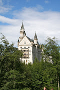 Arguably the most famous castle in the world is the one that Disney used as . (img )