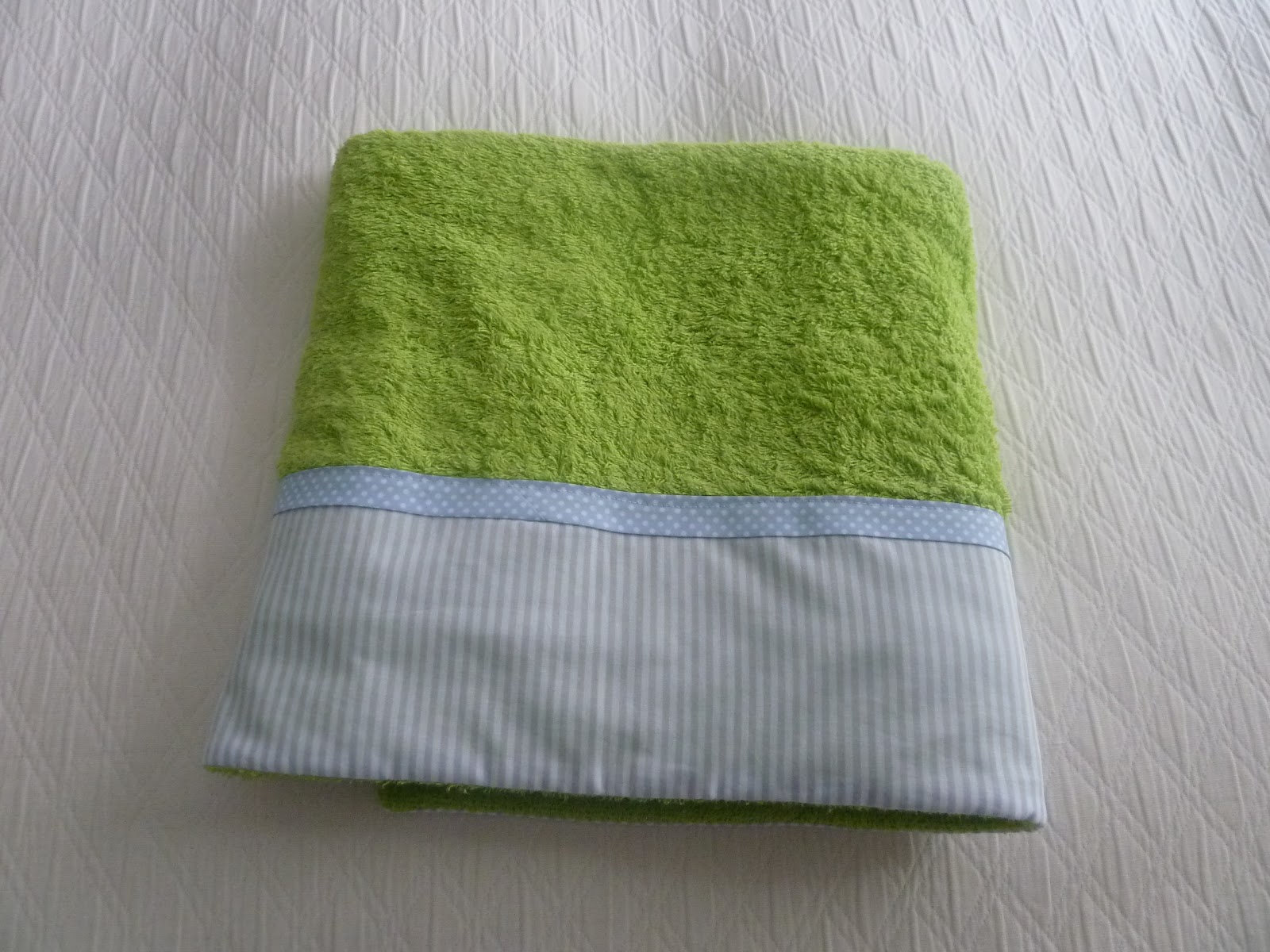 EL CARACOL: Toallas de baño en verde y azul
