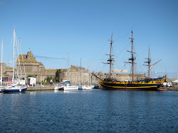 Des grands voiliers sont à St-Malo