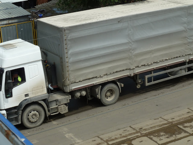 Iveco , Iveco EuroTech , Iveco EuroTech 001 4x2 Truck White Front Side + Gray Curtain Trailer