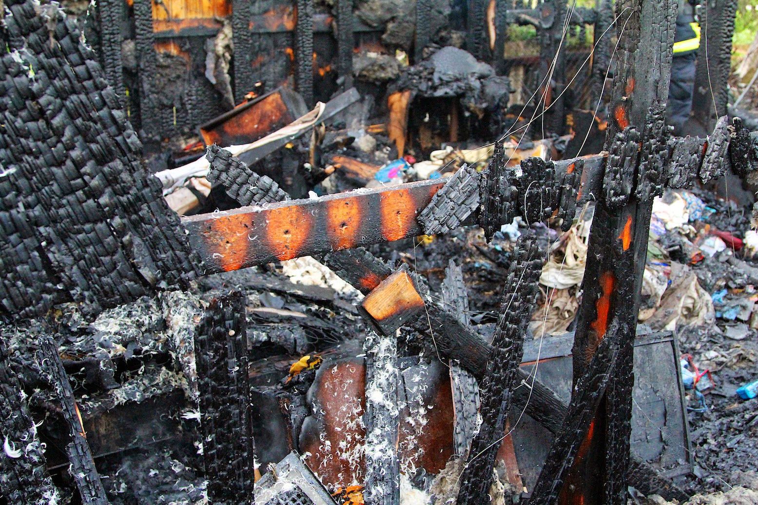 Bernau: Grosseinsatz der Feuerwehr - Bungalow Brand... 38 Bernau LIVE - Dein Stadtmagazin für Bernau bei Berlin