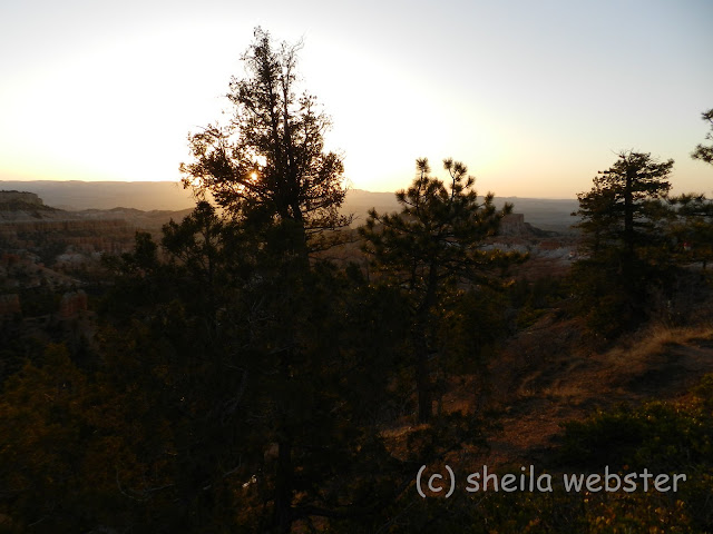 watching the sun come up over the horizon in Bryce Canyon