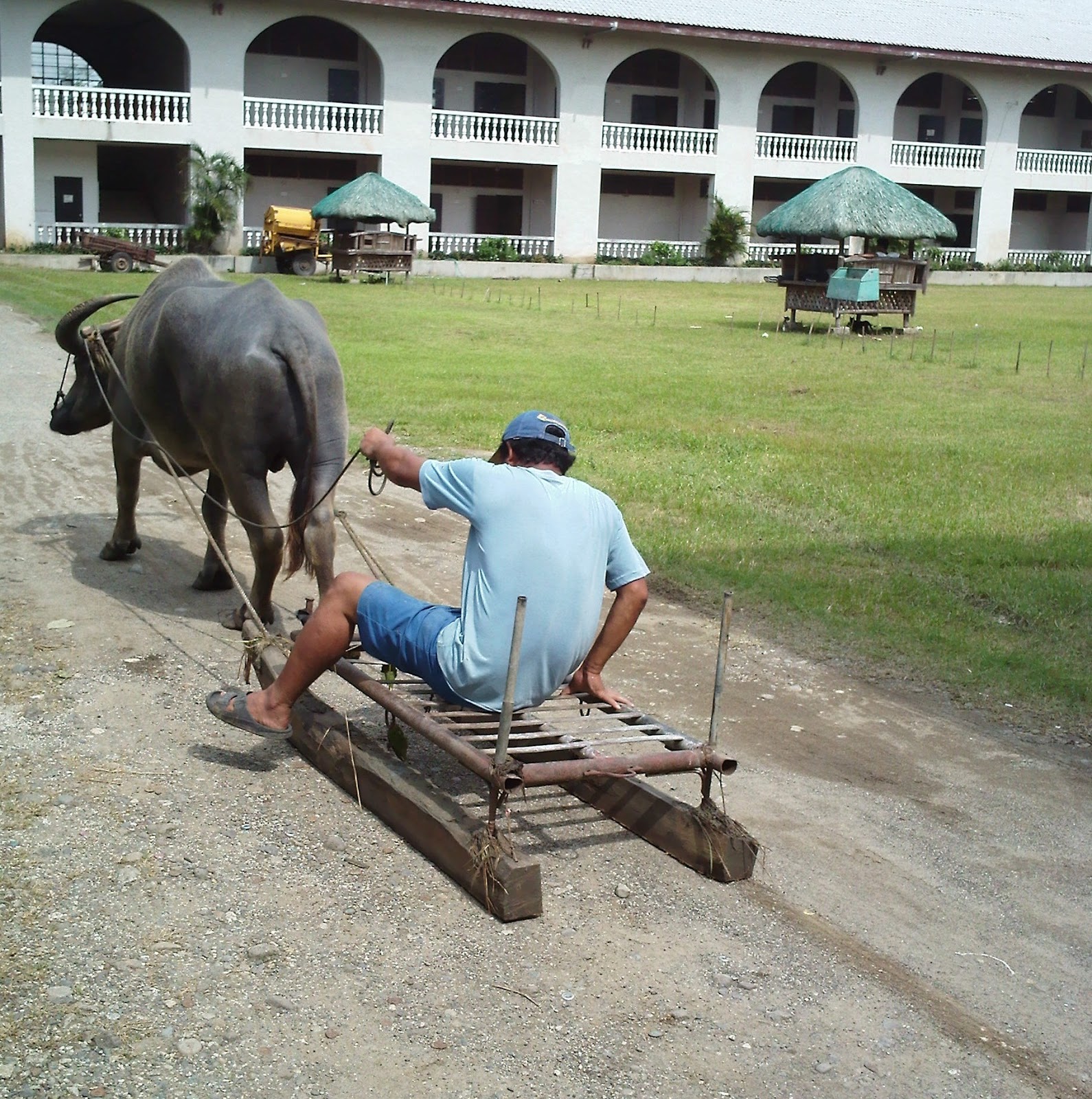 Discover the world with Kanuto PASAGAD ( ride in the fields)