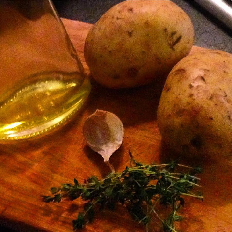 MATTYB BAKES GARLIC AND THYME ROAST TATER CUBES