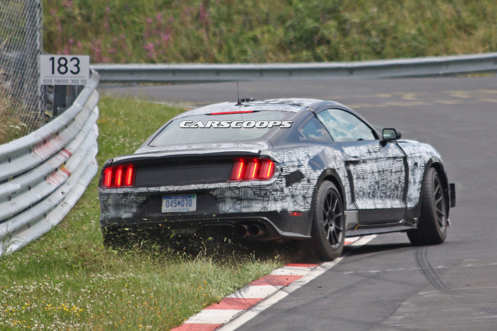 2016-Mustang-SVT-Spins-5.jpg