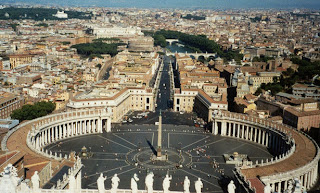 نقره لتكبير أو تصغير الصورة ونقرتين لعرض الصورة في صفحة مستقلة بحجمها الطبيعي