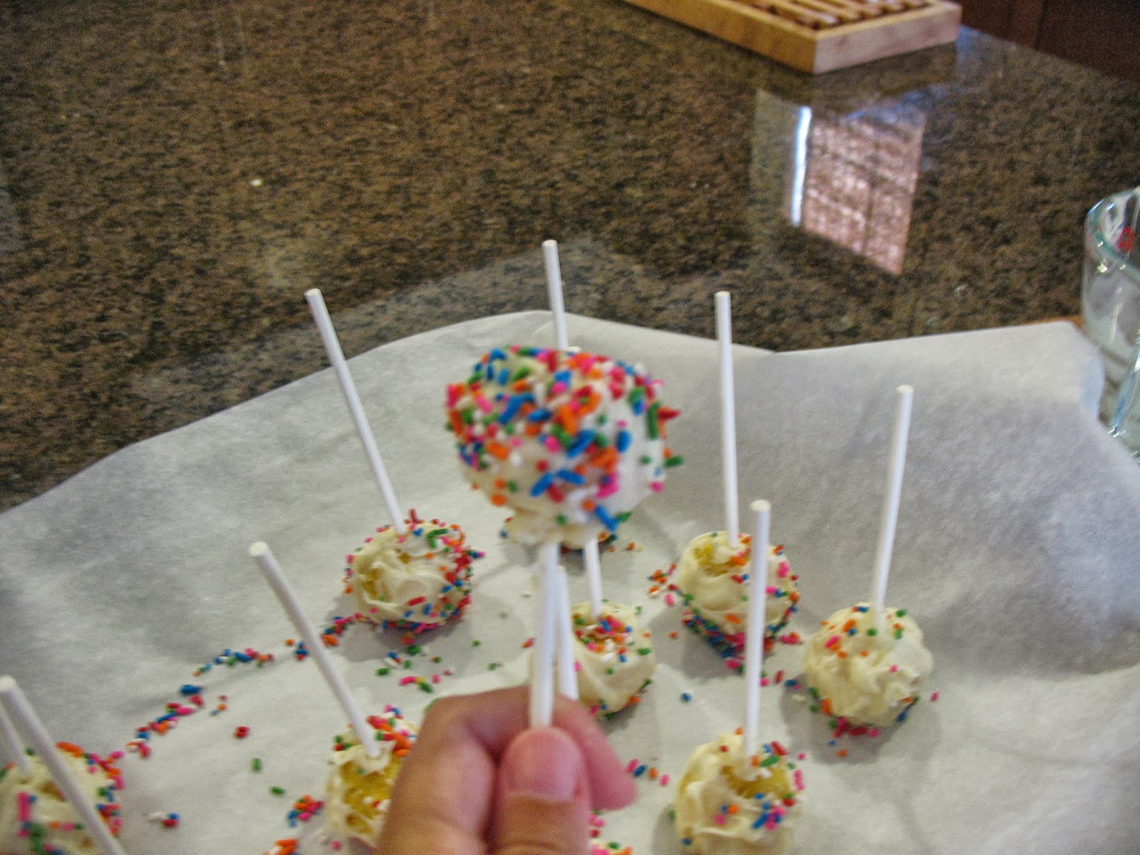 Go Cake Yourself Pillsbury Funfetti Cake Pop Kit