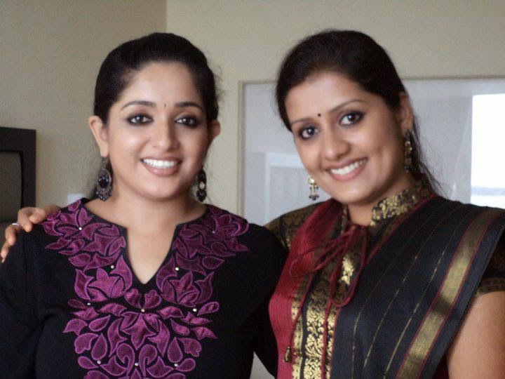 Kavya is with her family Photos - Videospot