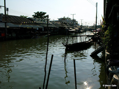 MERCADO FLOTANTE DE AMPHAWA. TAILANDIA