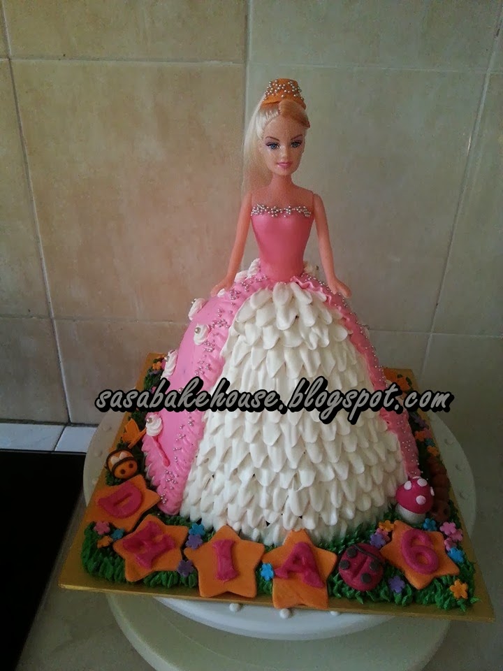 Barbie Cake