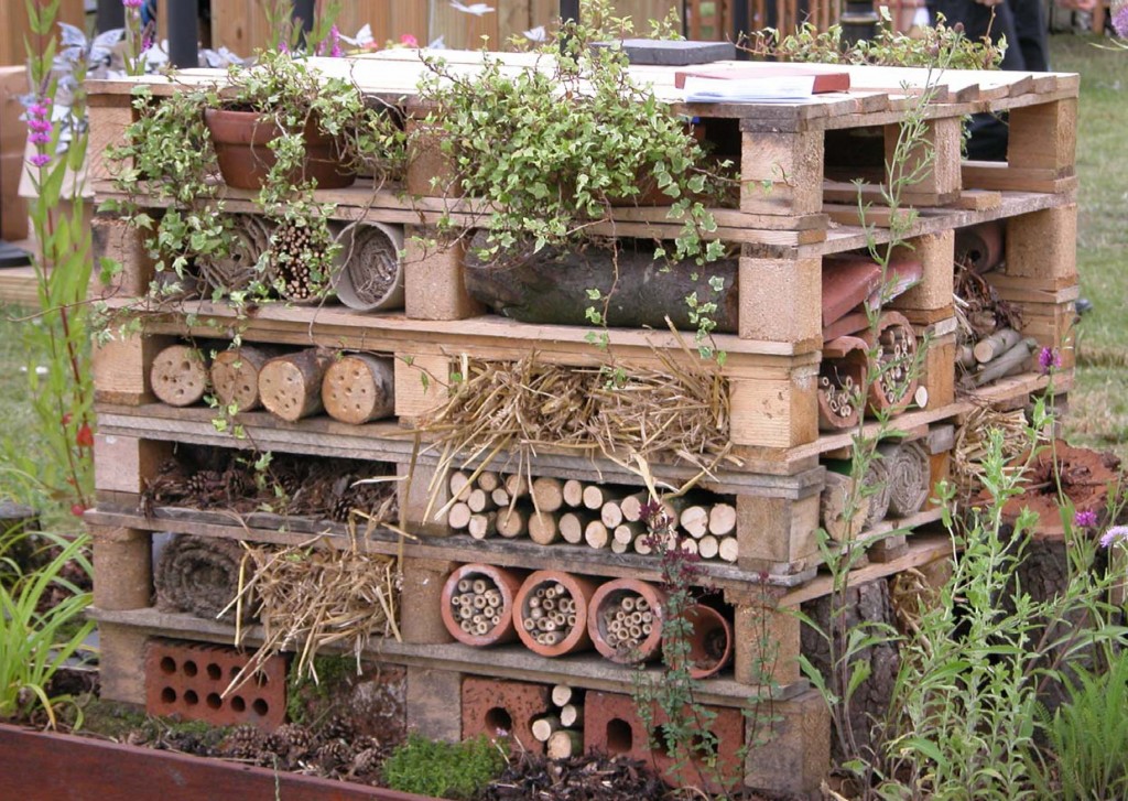 Littlegreenshed UK Lifestyle Blog bug hotel