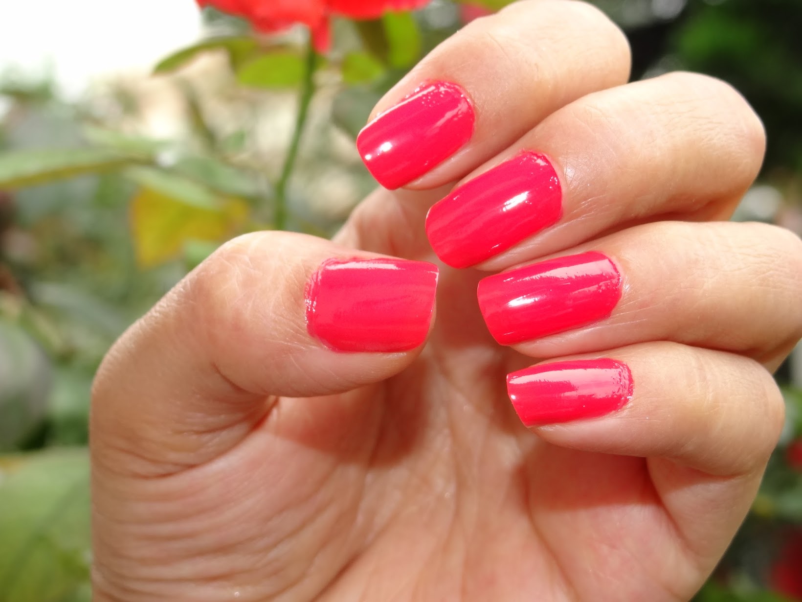 Sunday Manicure- Coral pink nails.