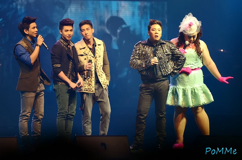 คอนเสิร์ต DJ on stage vs The star