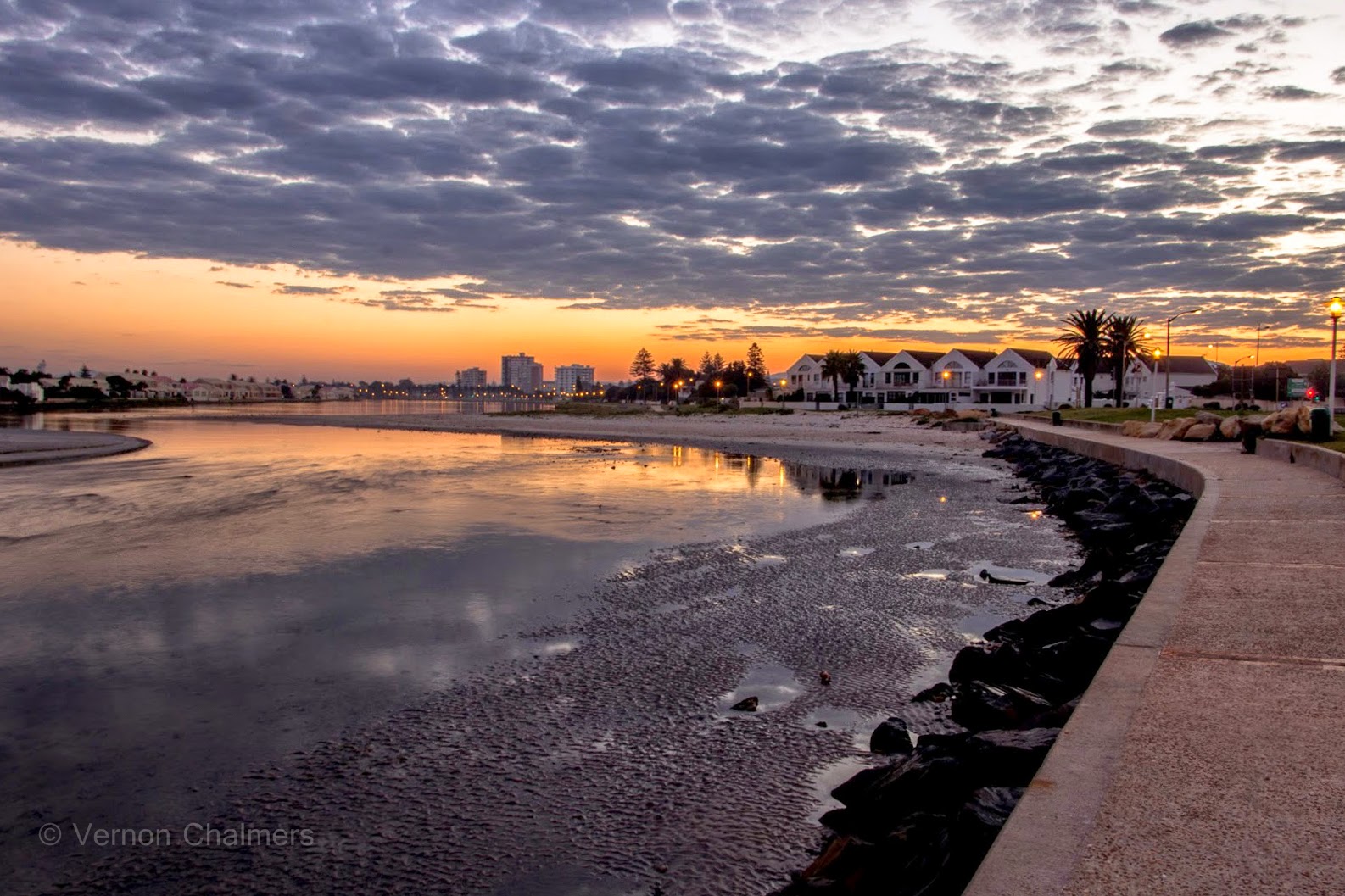 Vernon Chalmers Photography Sunrise Lagoon Beach Hotel / Woodbridge
