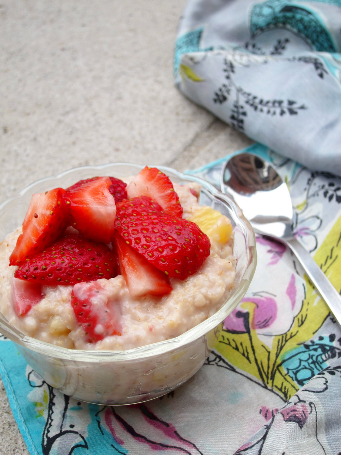 The Oatmeal Artist Strawberry Pineapple Oatmeal