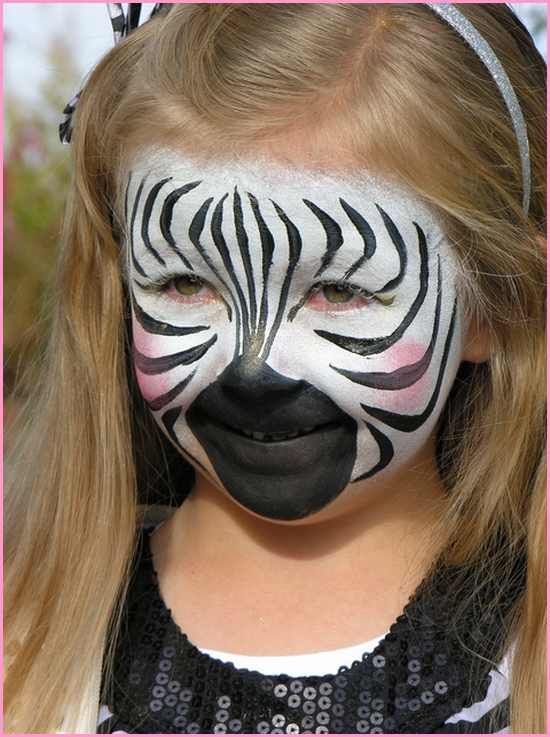 Girl For Look Zebra Costume Makeup Tips on How to Apply It