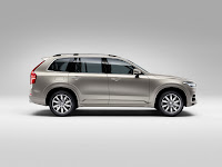 2015-Volvo-XC90-39.jpg