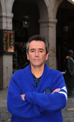 evelio rosero stranger to the moon evelio rosero stranger to the moon