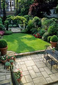 simply vintageous...by Suzan: Small gardens...............