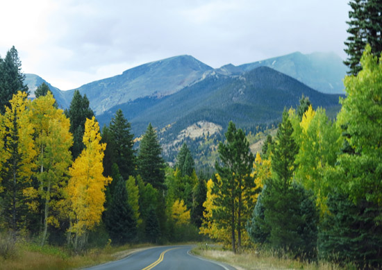 GOING ON ADVENTURES: Estes Park, Colorado: perfect mountain getaway
