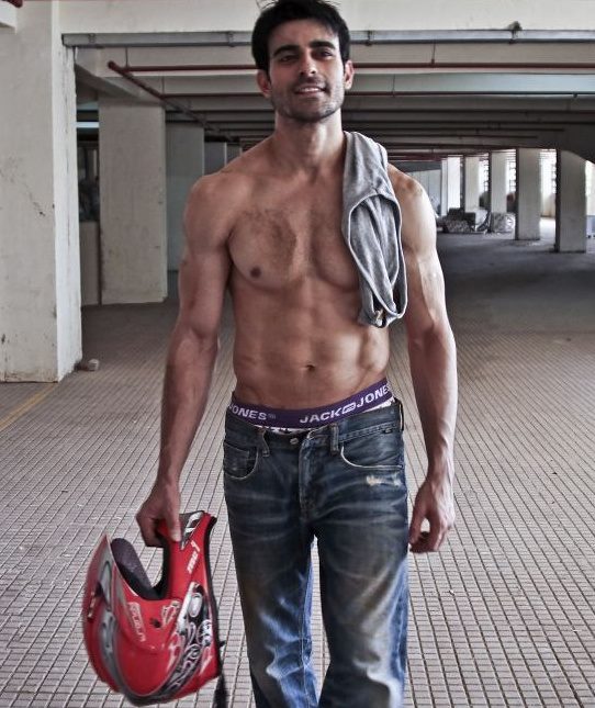 handsome Indian TV actor underwear handsome Indian TV actor underwear