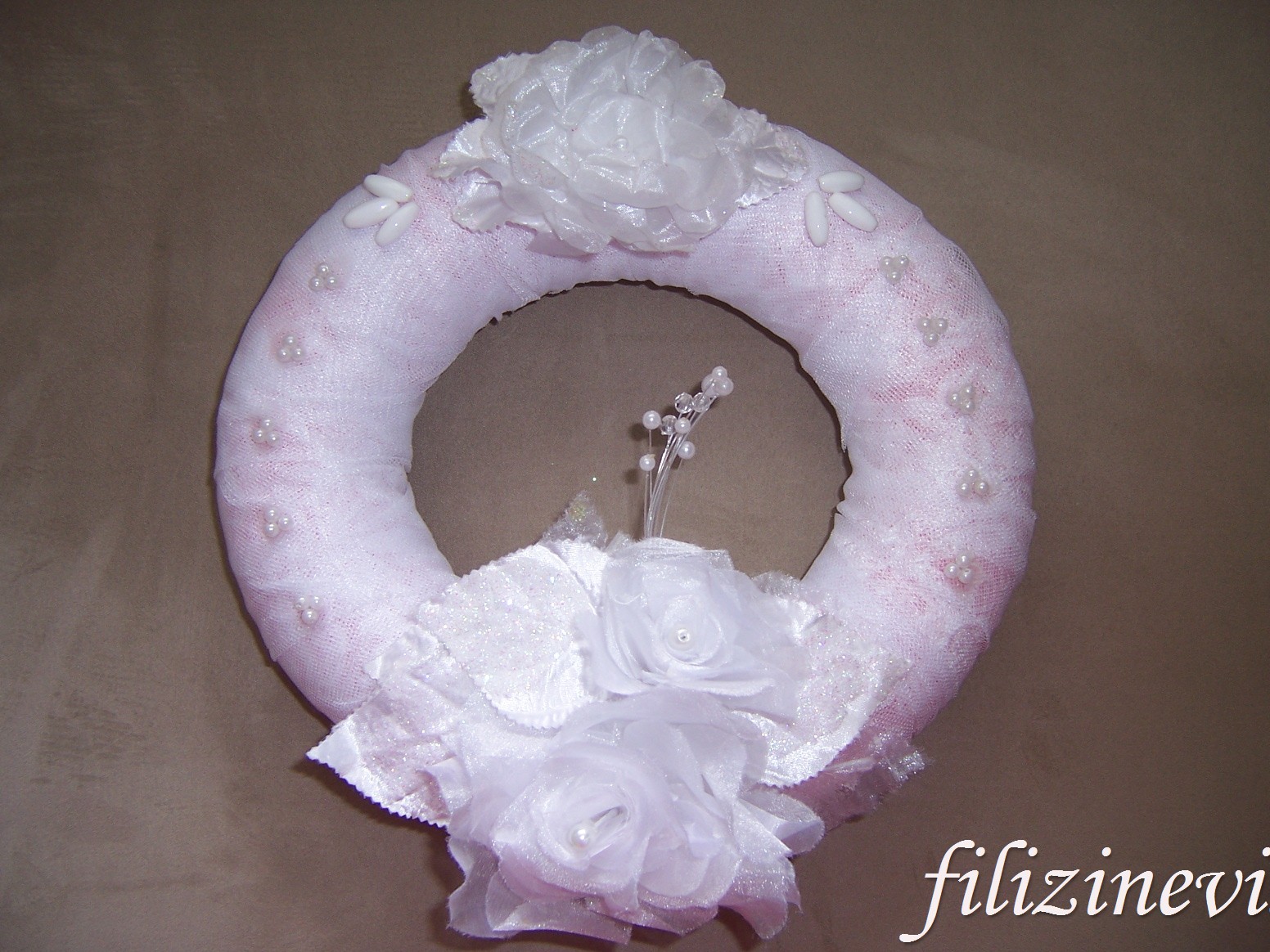 FİLİZ�İN EVİ GELİNLİKTEN KAPI SÜSÜNE