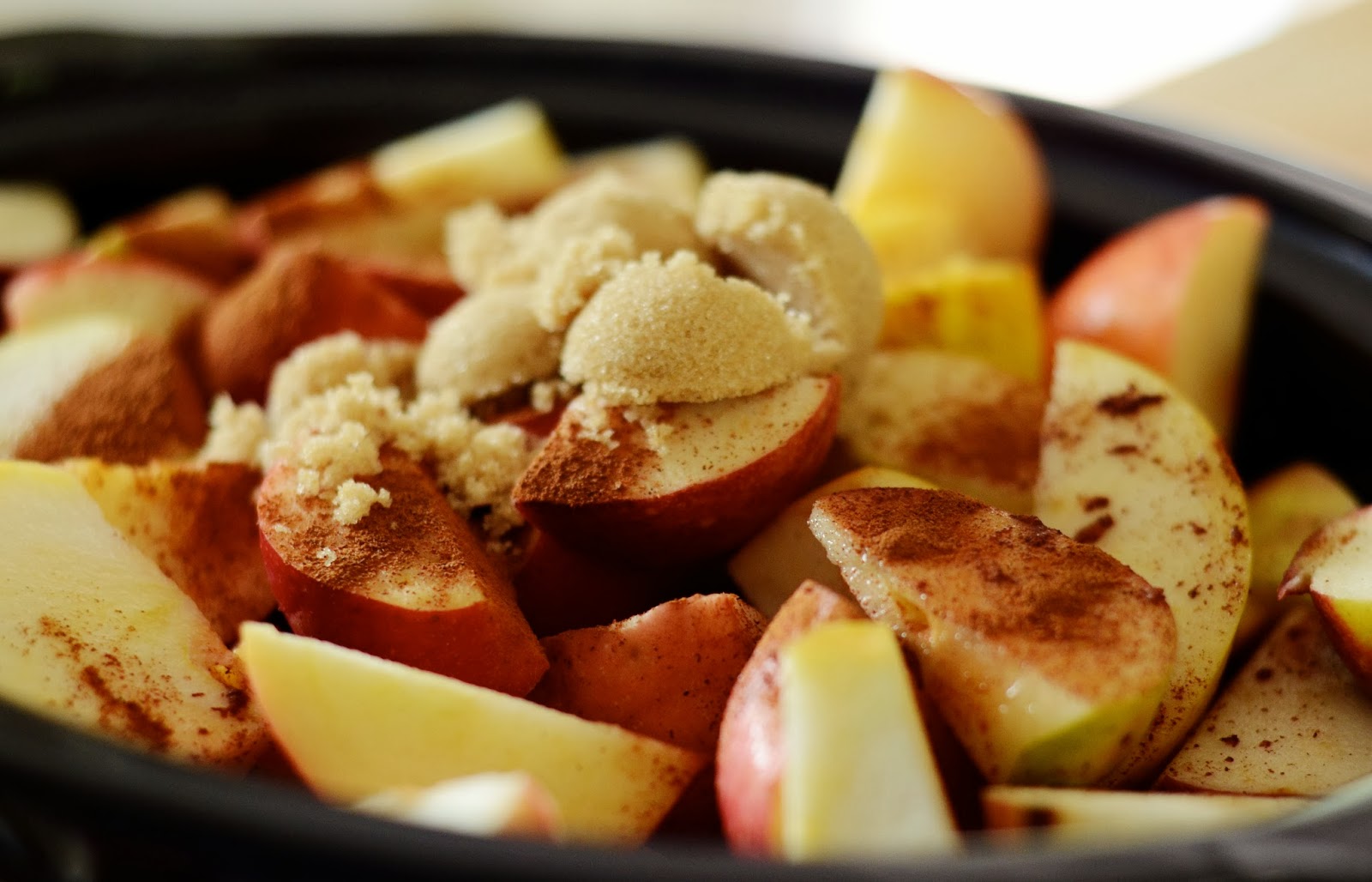 natalie creates crock pot applesauce in celebration of autumn!