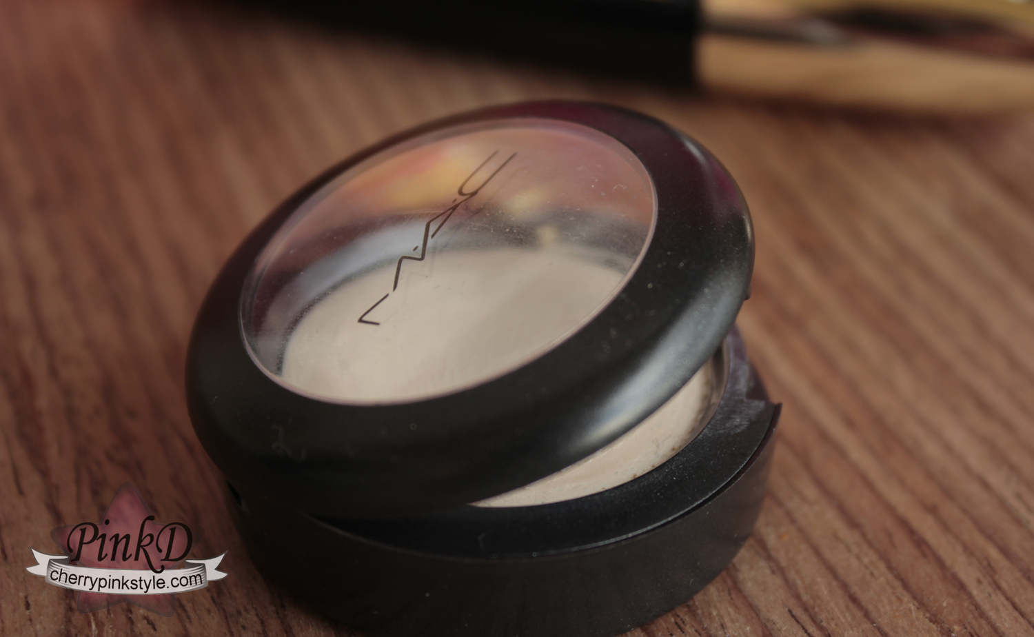 Cream colour base MAC LUNA iluminador MAC