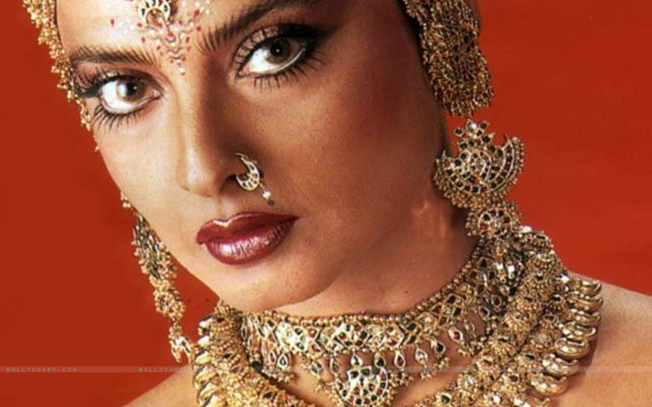 ACTRESS WALLPAPERS: Rekha Vedavyas Spicy Wallpapers