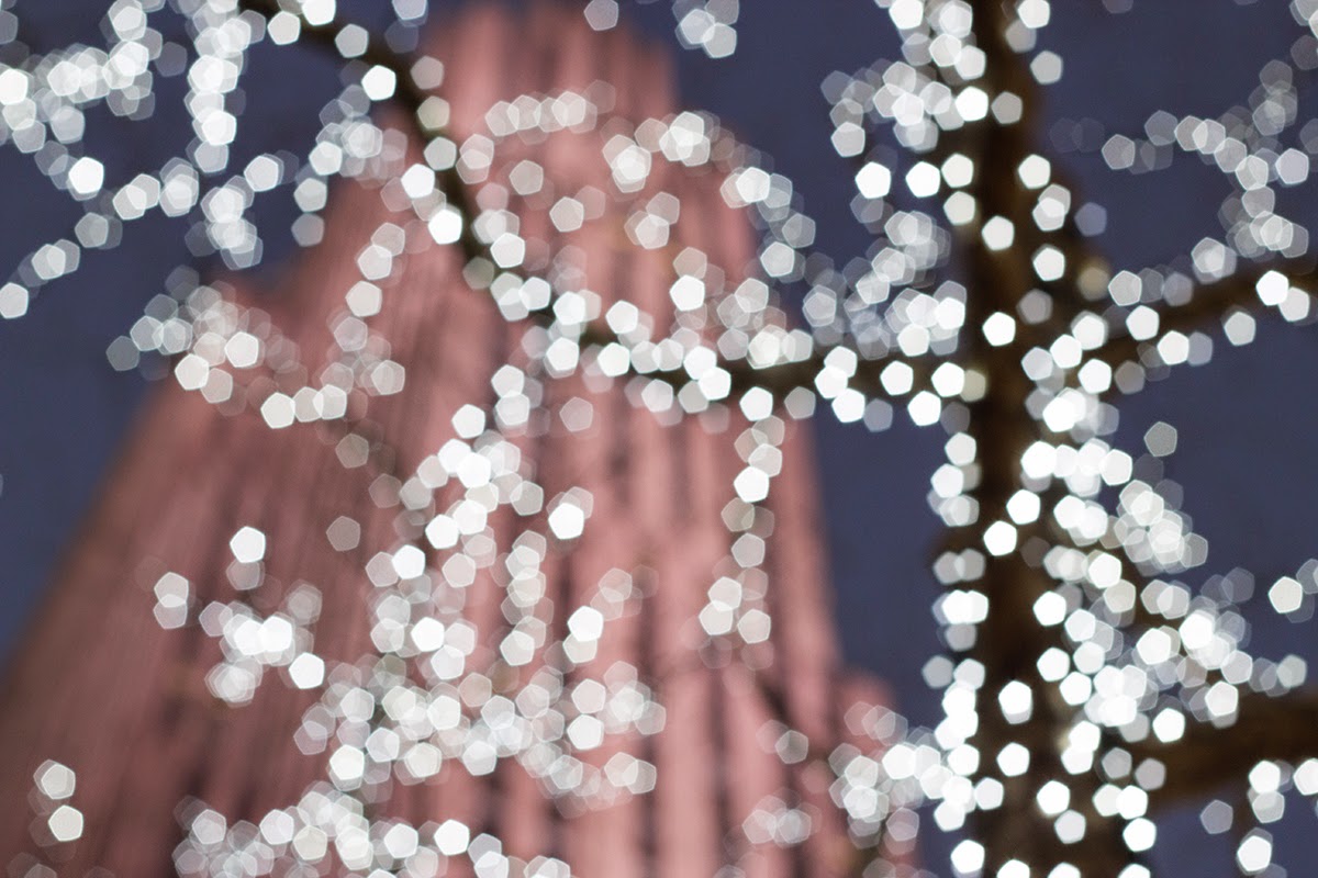 tree lights near rockefeller center