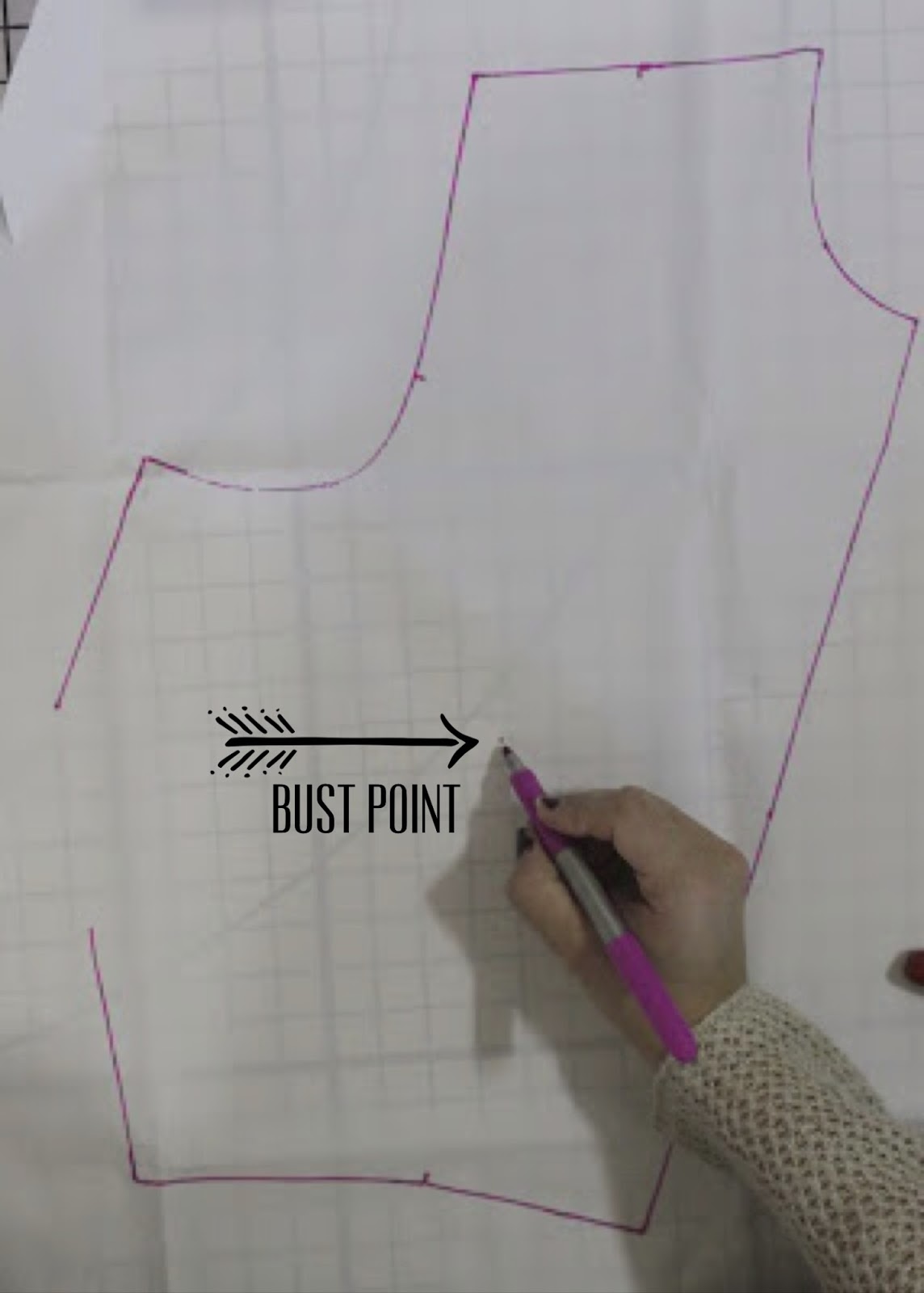 JuliaBobbin Tutorial How To Move Darts without slashing your pattern